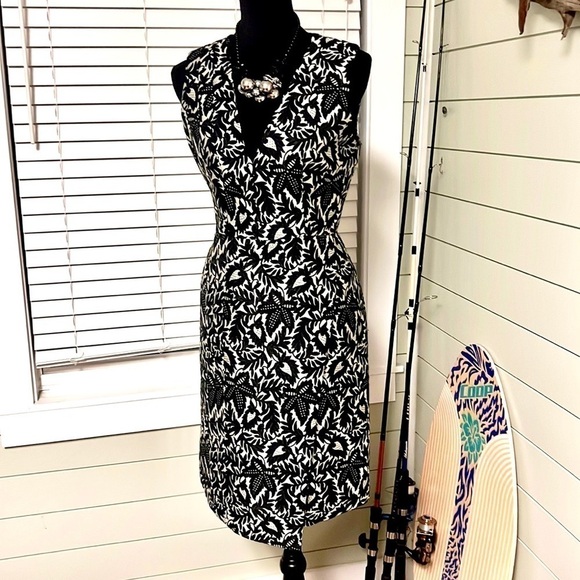 J.Mendel Paris,Stunning,LOW-V CUT, Textured Light Brocade,Low-Front Lip,Size 10 - Picture 3 of 15